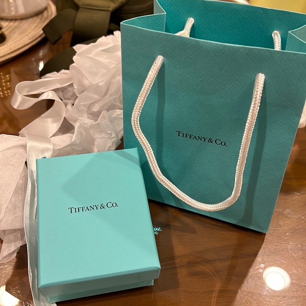 COPY - Tiffany & Co. box and bag